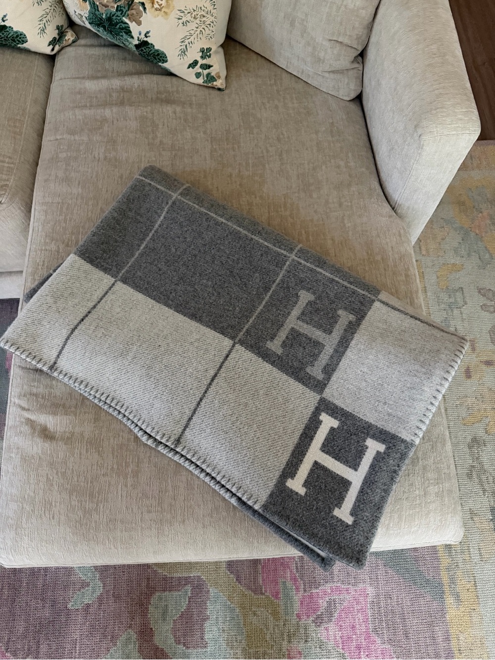 Hermes Avalon III Blanket in Ecru/Gris Clair
